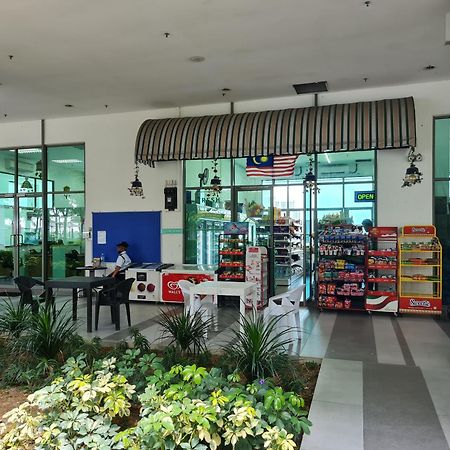 Retreat At Cybersquare Apartment Cyberjaya Exterior foto